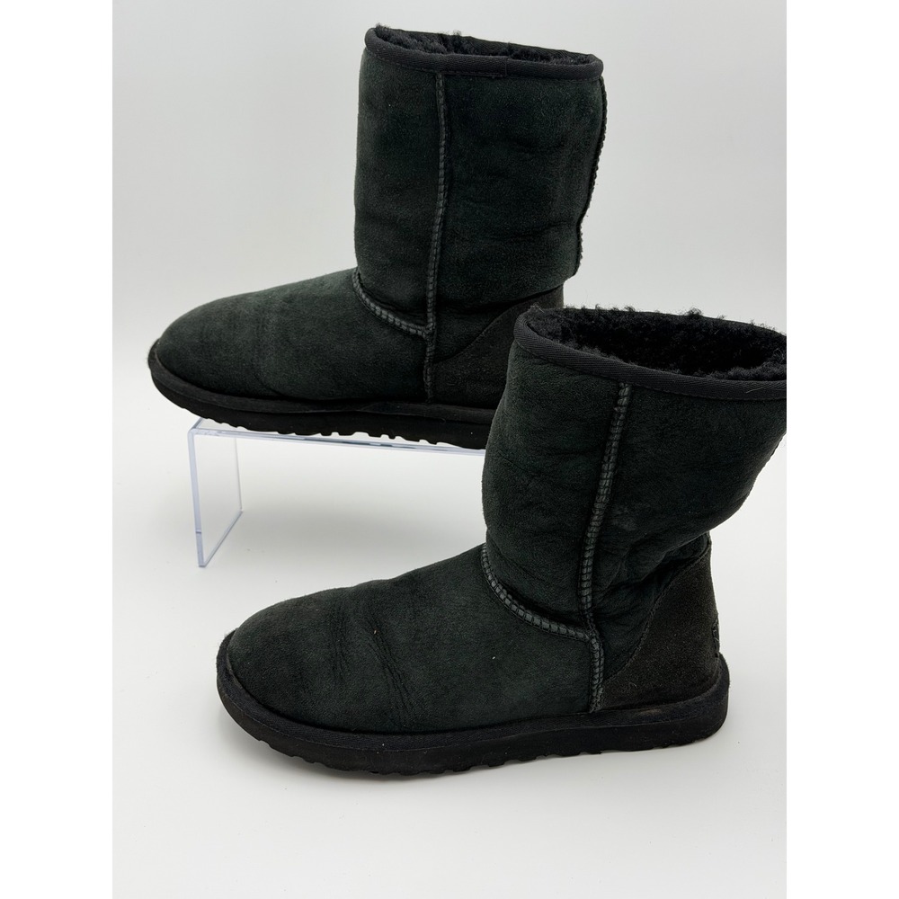 UGG Classic Short Womens 7 Black Suede Sheepskin Lined Pull On Winter Boots
